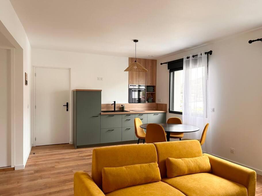 Home 724 Saint-Leger-du-Bourg-Denis Экстерьер фото